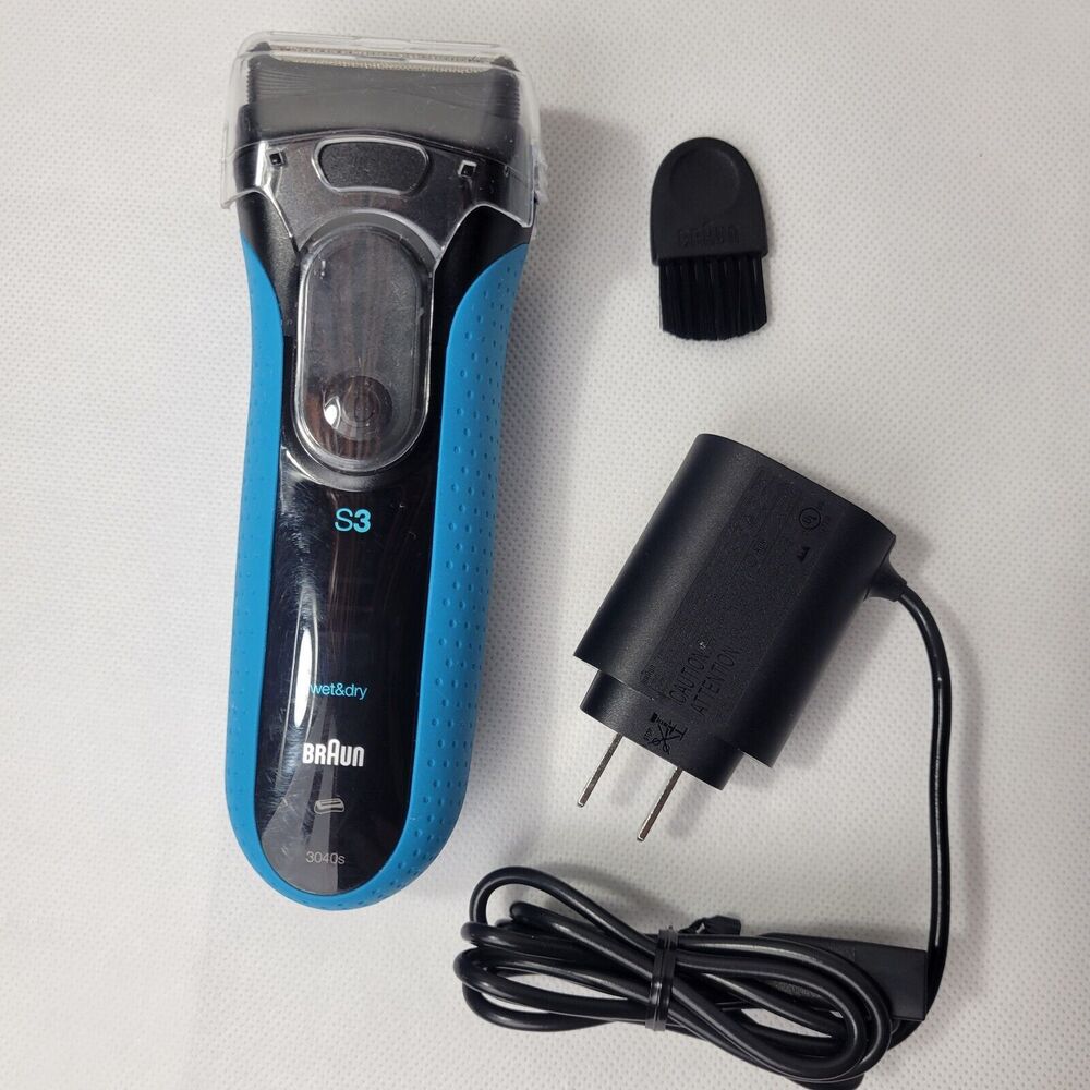 Braun Series 3 ProSkin 3040s Wet & Dry Shaver with Charging Cord USED